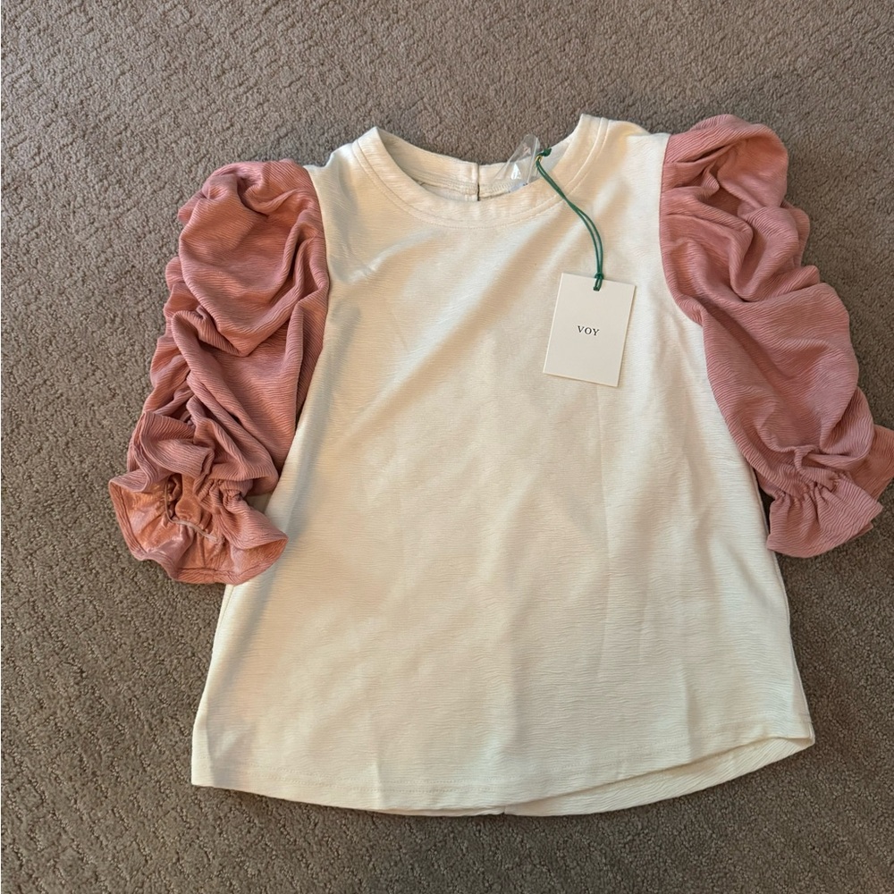 BNWT boutique cream and pink puffy sleeve top size S